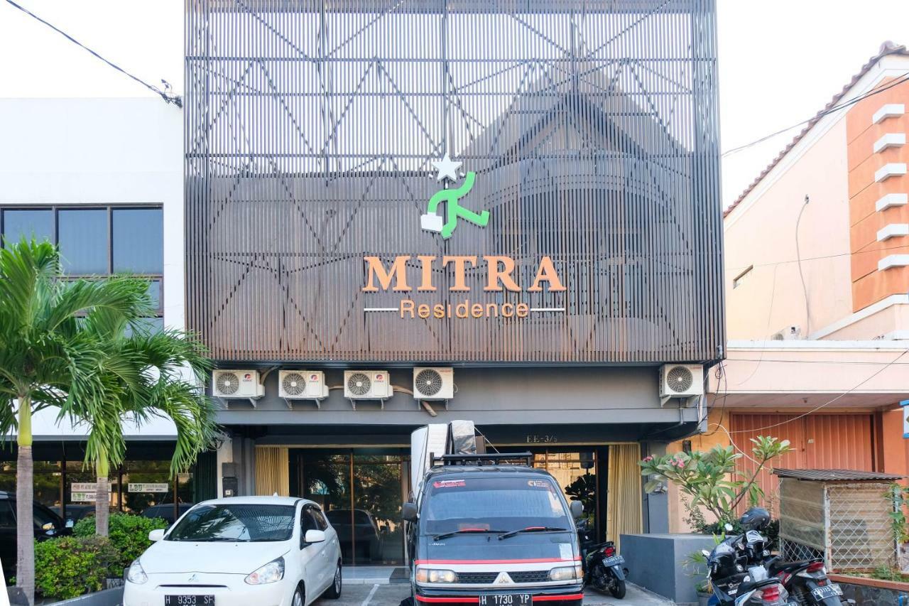 ホテル レッドドアーズ ニア アーマド ヤニ エアポート 3 スマラン エクステリア 写真