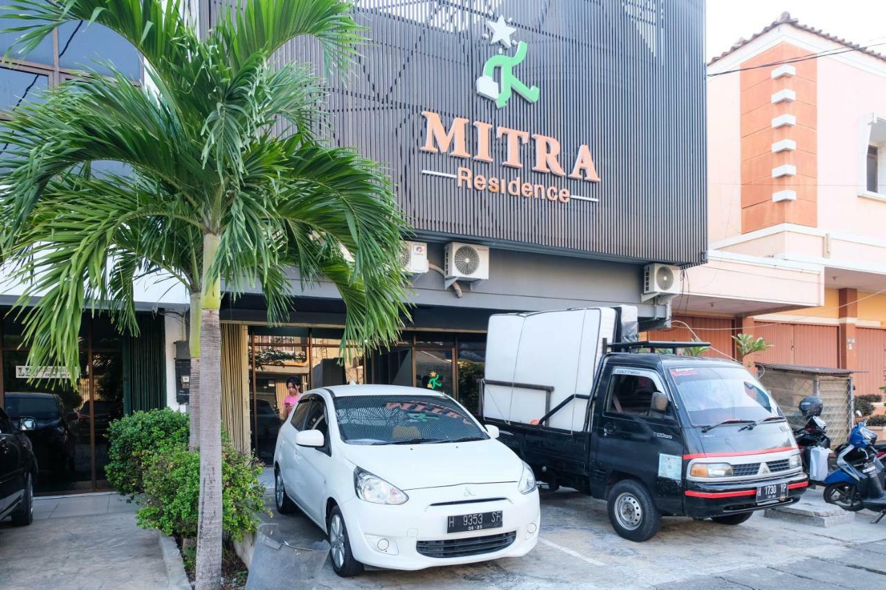 ホテル レッドドアーズ ニア アーマド ヤニ エアポート 3 スマラン エクステリア 写真